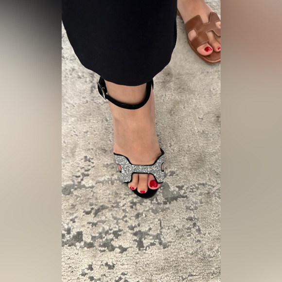 Hermes heels never worn. Brand new. - Picture 2 of 7